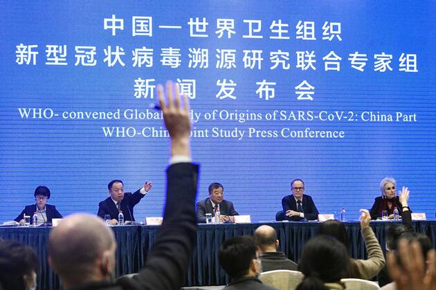 Bilder des Jahres 2021, News 02 Februar News Themen der Woche KW06 News Bilder des Tages WHO investigation into coronavirus origins in Wuhan World Health Organization and Chinese experts attend a press conference in Wuhan, China, on Feb. 9, 2021. 