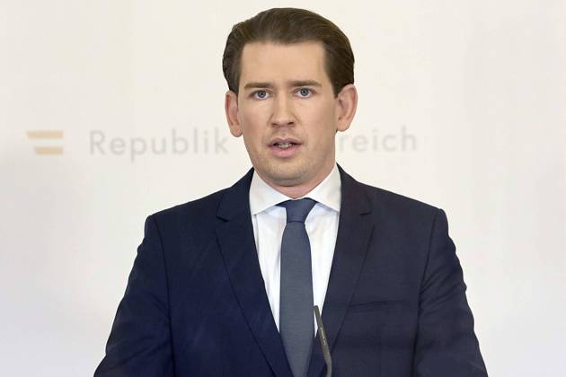 - Wien 09.02.2021 - Corona-Krise - Heute am Nachmittag fand im Bundeskanzleramt eine kurzfristig einberufene Pressekonferenz der Regierungsspitze zur Coronavirus-Krise in Tirol und den Mutationen statt. Aufgrund der beständig schnell steigenden Infiziertenzahlen wurden neue, weitreichende Massnahmen verkündet. So wird die Mobilität von und nach Tirol eingeschränkt werden. PHOTO: Bundeskanzler Sebastian Kurz (ÖVP), Vienna (AUSTRIA) - Corona crisis - This afternoon, a press conference of the top government on the coronavirus crisis in Tyrol and the mutations took place in the Federal Chancellery. Due to the rapidly increasing number of infected people, new, far-reaching measures have been announced. So mobility to and from Tyrol will b 