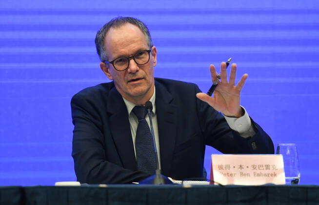 (210209) -- WUHAN, Feb. 9, 2021 -- Peter Ben Embarek, a member of the WHO-China joint study team, answers questions at the WHO-China joint study press conference in Wuhan, central China s Hubei Province, Feb. 9, 2021. ) CHINA-WUHAN-WHO-COVID-19-JOINT STUDY-PRESS CONFERENCE (CN) ChengxMin 