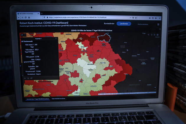 Coronavirus in Deutschland - Covid-19-Dashboard des Robert Koch-Institut DEU, Deutschland, Bayern, 11.02.2021: Die 7-Tage-Inzidenz (Fälle letzte 7 Tage 100.000 EW) für das gesamte Bundesland beträgt 63,6