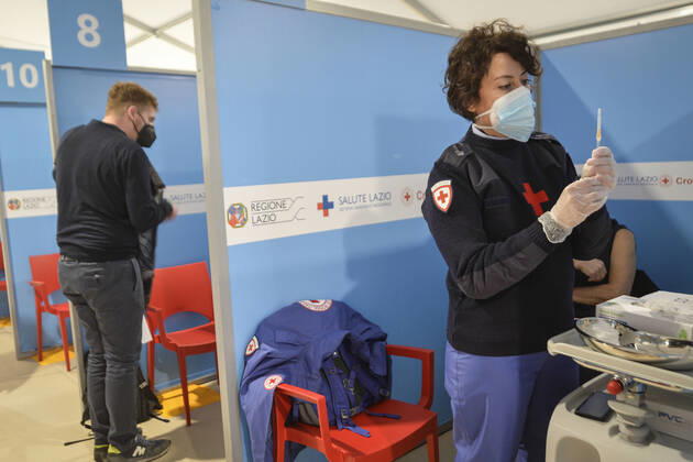 Inauguration at the Leonardo Da Vinci international airport in Fiumicino the center for anti Covid vaccines _19, in the photo the administration of the AstraZeneca vaccine to health personnel Editorial Usage Only  Copyright: xSTEFANOxCAROFEIx xIPAx