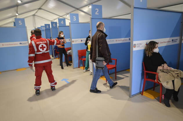 Inauguration at the Leonardo Da Vinci international airport in Fiumicino the center for anti Covid vaccines _19, in the photo the administration of the AstraZeneca vaccine to health personnel Editorial Usage Only  Copyright: xSTEFANOxCAROFEIx xIPAx