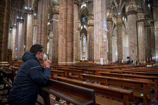 News Bilder des Tages Milan. Milan Cathedral reopening for visits to tourists Editorial Usage Only  Copyright: xCarloxCozzolix xIPAx