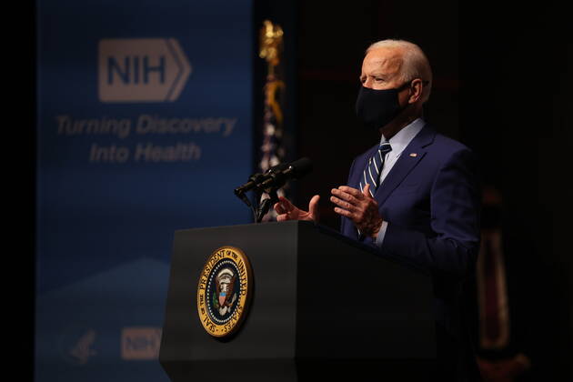 February 11, 2021, Bethesda, District of Columbia, USA: President Joe Biden talks to staff at the National Institutes of Health on Thursday, February 11, 2021 in Bethesda, Maryland Bethesda USA - ZUMAs152 20210211_zaa_s152_260 Copyright: xOliverxContrerasx