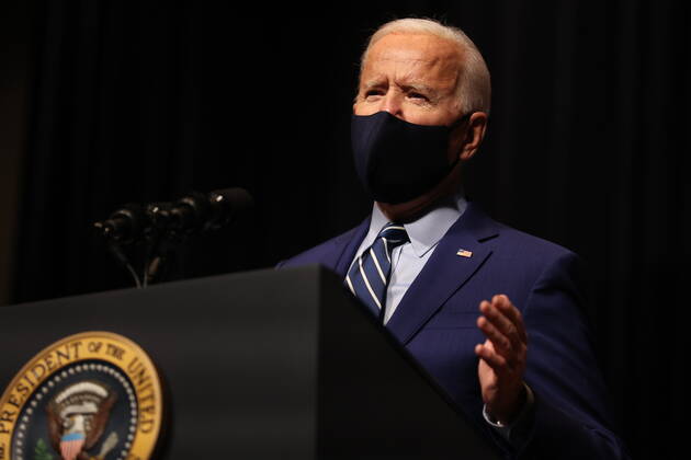February 11, 2021, Bethesda, District of Columbia, USA: President Joe Biden talks to staff at the National Institutes of Health on Thursday, February 11, 2021 in Bethesda, Maryland Bethesda USA - ZUMAs152 20210211_zaa_s152_262 Copyright: xOliverxContrerasx