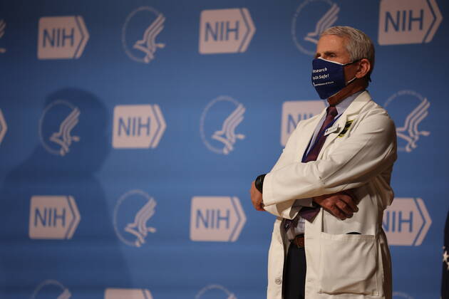 February 11, 2021, Bethesda, District of Columbia, USA: Dr. Anthony Fauci listens as President Joe Biden talks to staff at the National Institutes of Health on Thursday, February 11, 2021 in Bethesda, Maryland. .( SIPA USA).Credit: Pool via CNP Bethesda USA - ZUMAs152 20210211_zaa_s152_256 Copyright: xOliverxContrerasx