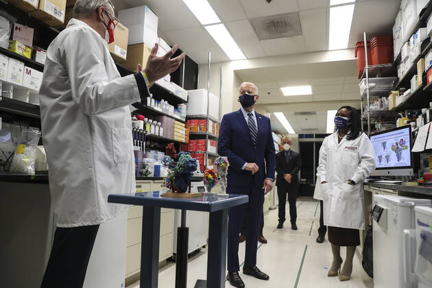 February 11, 2021, Bethesda, District of Columbia, USA: President Joe Biden visits the Viral Pathogenesis Laboratory at the National Institutes of Health, on Thursday, February 11, 2021 in Bethesda, Maryland Bethesda USA - ZUMAs152 20210211_zaa_s152_275 Copyright: xOliverxContrerasx