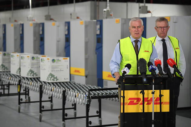MICHAEL MCCORMACK SYDNEY VISIT, Deputy Prime Minister Michael McCormack speaks to media about the Covid-19 vaccine at a DHL facility in Sydney, Sunday, February 14, 2021. ( NO ARCHIVING, EDITORIAL USE ONLY, NO USE IN BOOKS WITHOUT CONSENT SYDNEY NSW AUSTRALIA  Copyright: xJOELxCARRETTx 20210214001520475919