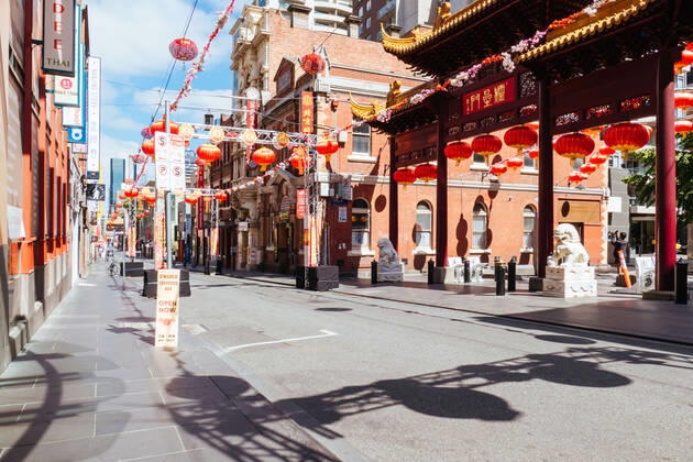February 15, 2021: Melbourne, Australia - February 15 2021: Cafes and retail shops closed in Melbourne s Chinatown at the start of a circuit breaker lockdown imposed suddenly by the Victorian Government. This is due to increasing numbers of COVID-19 cases in north western Melbourne. - ZUMAp121 20210215_zsp_p121_004 Copyright: xChrisxPutnamx