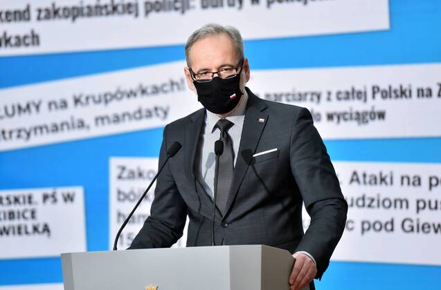 15.02.2021 WARSZAWA KONFERENCJA MINISTRA ZDROWIA DOTYCZACA SYTUACJI EPIDEMIOLOGICZNEJ I NAJAZDU TURYSTOW DO ZAKOPANEGO N Z ADAM NIEDZIELSKI MINISTER ZDROWIA FOT DAMIAN BURZYKOWSKI NEWSPIX.PL --- Newspix.pl Minister Adam Niedzielski s conference after the events in Zakopane, crowds of tourists did not follow the recommendations related to the epidemic. They did not wear masks, they did not maintain a social distance.  DB150221_025