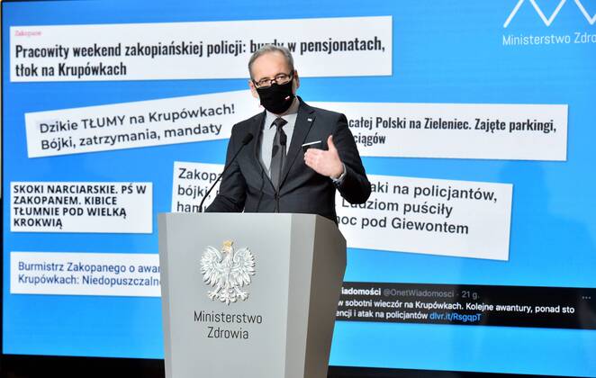 15.02.2021 WARSZAWA KONFERENCJA MINISTRA ZDROWIA DOTYCZACA SYTUACJI EPIDEMIOLOGICZNEJ I NAJAZDU TURYSTOW DO ZAKOPANEGO N Z ADAM NIEDZIELSKI MINISTER ZDROWIA FOT DAMIAN BURZYKOWSKI NEWSPIX.PL --- Newspix.pl Minister Adam Niedzielski s conference after the events in Zakopane, crowds of tourists did not follow the recommendations related to the epidemic. They did not wear masks, they did not maintain a social distance.  DB150221_024