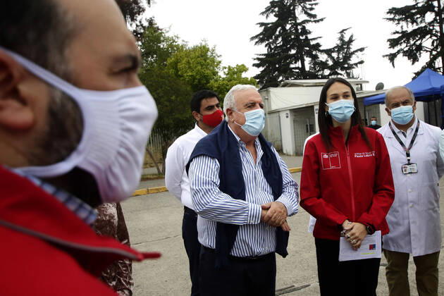 Punta Arenas, February 15, 2021 The seremi of Health of the Metropolitan Region, Paula Labra, the Minister of Sport, AndrÃ s Otero and the mayor of Nunoa, AndrÃ s Zarhi, inaugurate a new vaccination point in the parking lot of the National Stadium Javier Salvo Aton Chile, Santiago Chile Aton Chile 489116  Copyright: JAVIERxSALVO ATONCHILE