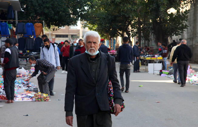 February 16, 2021, Gaza city, Gaza Strip, Palestinian Territory: Palestinians shop at Yarmouk market, in Gaza city, on February 16, 2021. The Gaza municipality decided to reopen the popular Yarmouk market, after a two-month closure, due to the spread of the coronavirus disease (COVID-19 Gaza city Palestinian Territory - ZUMAap3_ 20210216_zaf_ap3_005 Copyright: xMohammedxSalemx