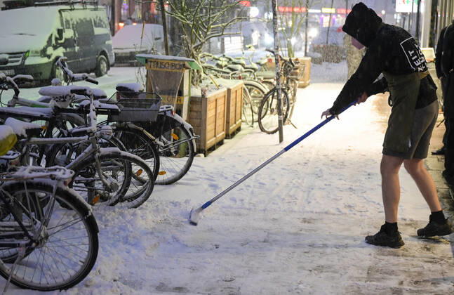 Germany, winter GERMANY, Hamburg, winter, snow pushing