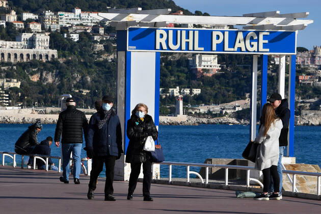 Ambiance sur la promenade des anglais. NEWS : Carnaval dans le coeur des Nicois - 16 02 2021 LionelUrman Panoramic 