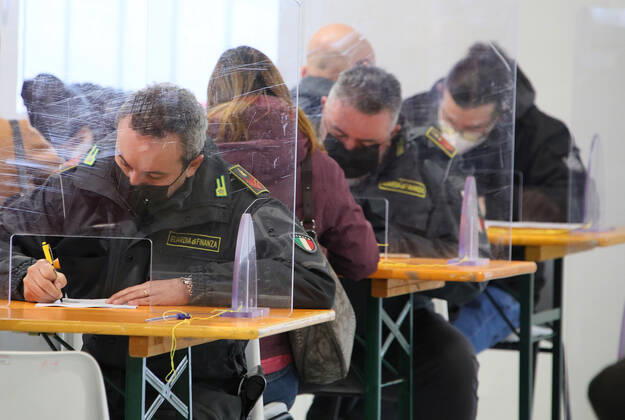 Fiumicino (Rome), Anti Covid vaccinations for law enforcement agencies under the age of 55, in the Fiumicino Mega Hub in Rome Pictured:  Copyright: xPieroxTenaglix xIPAx xPieroxTenaglix