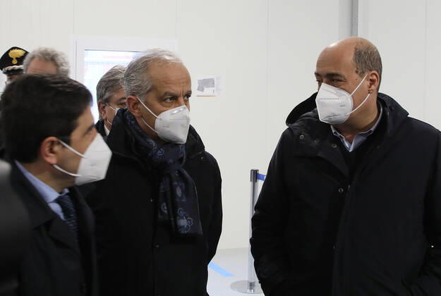 Fiumicino (Rome), Anti Covid vaccinations for law enforcement agencies under the age of 55, in the Fiumicino Mega Hub in Rome Pictured: The Prefect of Rome Matteo Piantedosi with Nicola Zingaretti  Copyright: xPieroxTenaglix xIPAx xPieroxTenaglix