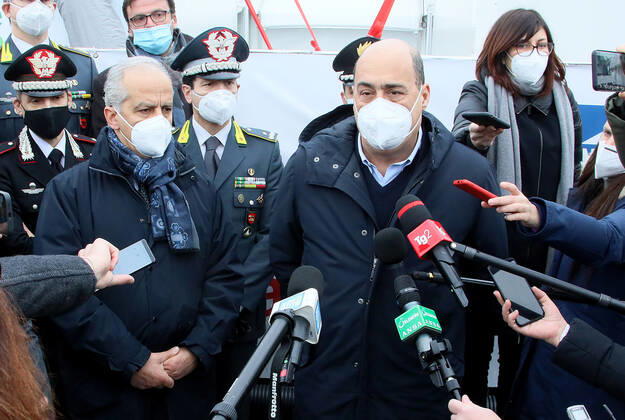 Fiumicino (Rome), Anti Covid vaccinations for law enforcement agencies under the age of 55, in the Fiumicino Mega Hub in Rome Pictured: The Prefect of Rome Matteo Piantedosi with Nicola Zingaretti  Copyright: xPieroxTenaglix xIPAx xPieroxTenaglix