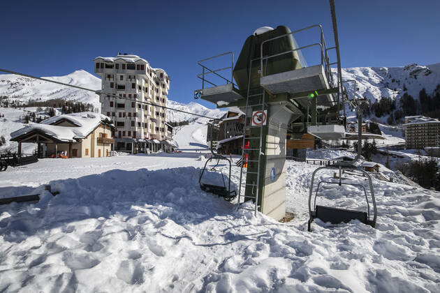 Foppolo (Bg) - the ski season does not restart in the well-known locality of the upper Brembana Valley; the government decreed the closure of the plants until 5 March. Editorial Usage Only  Copyright: xFotoxÃ‚ SergioxAgazzix xIPAx