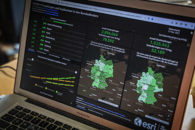 Coronavirus in Deutschland - COVID-19 Impfungen -Dashboard 17.02.2021: Esri Deutschland GmbH auf Basis des Digitalen Impfquotenmonitoring zur COVID-19-Impfung des RKI - Anzahl Erstimpfungen: 2.896.064 Veränderungen zum Vortag: 78.592 Anzahl Zweitimpfungen: 1.525.943 Veränderungen zum Vortag: 52.189 Datenstand vom 17.02.2021.