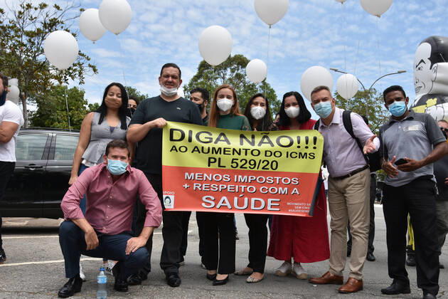 SÃO PAULO, SP - 17.02.2021: PROTESTO CONTRA O AUMENTO DO ICMS SP - I protest against the increase in the ICMS, and against Governor João Doria, (PSDB) this Wednesday, (17) in front of ALESP, in São Paulo. x2033145x  RobertoxCasimiro