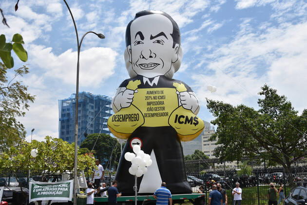 SÃO PAULO, SP - 17.02.2021: PROTESTO CONTRA O AUMENTO DO ICMS SP - I protest against the increase in the ICMS, and against Governor João Doria, (PSDB) this Wednesday, (17) in front of ALESP, in São Paulo. x2033151x  RobertoxCasimiro