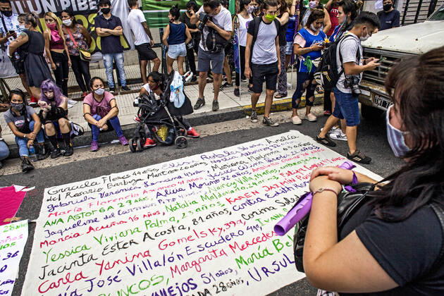 February 17, 2021, Buenos Aires, Federal Capital, Argentina: After the Femicide of the young ošrsula Bahillo, The Ni Una Menos Collective leads a march to repudiate the reaction of Justice in front of the Judicial Palace of the Argentine Nation. President Alberto Ferno¡ndez received, at Casa Rosada, Patricia Nasutti, the mother of the young woman who was stabbed to death by her ex-boyfriend, despite having repeatedly filed formal complaints..Upon leaving Government House, Nasutti addressed the demonstration called by the feminist collective. The women s group points out that there are almost 50 femicides in less than two months of 2021 ; One out of every five femicides in our country are committed by members of the security forces. - ZUMAa179 20210217_zap_a179_014 Copyright: xRobertoxAlmeidaxAveledox