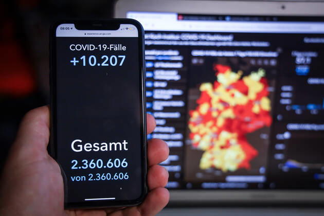 Coronavirus in Deutschland - Covid-19-Dashboard des Robert Koch-Institut 18.02.2021: Robert Koch-Institut: COVID-19-Fälle 2.360.606. Zugang um 10.207 gegenüber dem Vortag.