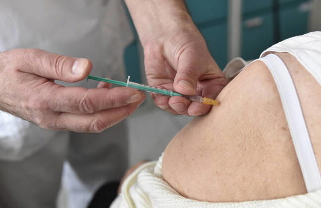 Vaccination of seniors against coronavirus continues in the Czech Republic on February 17, 2021. Photo from the Tomas Bata Regional Hospital in Zlin. (CTKxPhoto DaliborxGluck) CTKPhotoP202102180294101 dg 001A