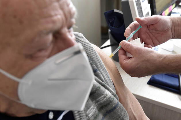 Vaccination of seniors against coronavirus continues in the Czech Republic on February 17, 2021. Photo from the Tomas Bata Regional Hospital in Zlin. (CTKxPhoto DaliborxGluck) CTKPhotoP202102180299801 dg 005A