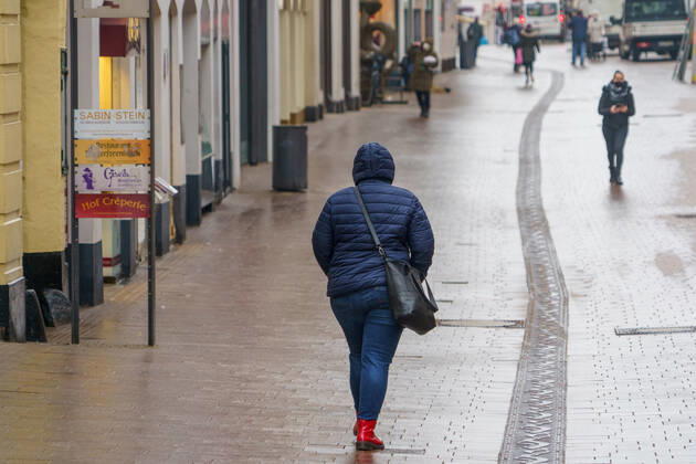 Flensburger Innenstadt Hochinzidenzgebiet Fußgängerzone mit Maskenpflicht Flensburg hat nächtliche Ausgangssperre angeordnet -;Flensburger Innenstadt Hochinzidenzgebiet Fußgängerzone mit Maskenpflicht Flensburg hat nächtliche Ausgangssperre angeordnet -, Flensburg Schleswig-Holstein Deutschland Innenstadt