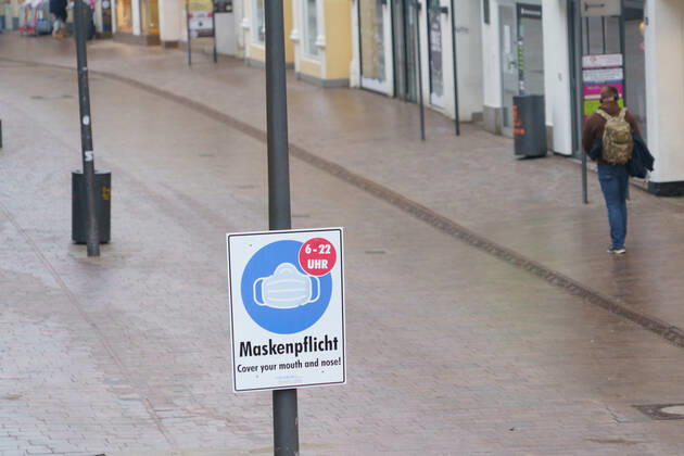 Flensburger Innenstadt Hochinzidenzgebiet Fußgängerzone mit Maskenpflicht Flensburg hat nächtliche Ausgangssperre angeordnet -;Flensburger Innenstadt Hochinzidenzgebiet Fußgängerzone mit Maskenpflicht Flensburg hat nächtliche Ausgangssperre angeordnet -, Flensburg Schleswig-Holstein Deutschland Innenstadt