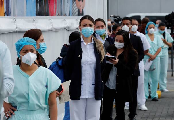Medical personnel queue to receive the Covid-19 vaccine today, at the Clinica Colombia, in Bogota, Colombia, on 18 February 2021. Health workers receive covid-19 vaccines in Bogota !ACHTUNG: NUR REDAKTIONELLE NUTZUNG!  Copyright: xMauricioxDuenasxCastanedax AME6688 20210218-637492548533839136