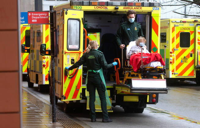 . 18 02 2021. London, United Kingdom. A steady Stream of patients arriving at the Royal London Hospital in Whitechapel. The NHS is under severe pressure with the Coronavirus pandemic, the extra winter demands and the backlog of patients on waiting lists. Royal London Hospital. Whitechapel.  xMarkxThomasx xi-Imagesx IIM-22033-0001