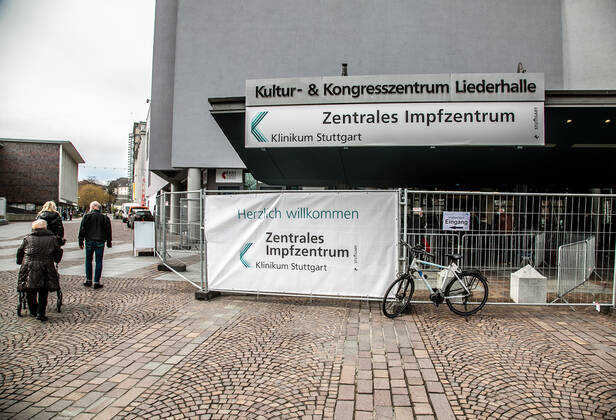 Zentrales Impfzentrum in Stuttgart in der Liederhalle