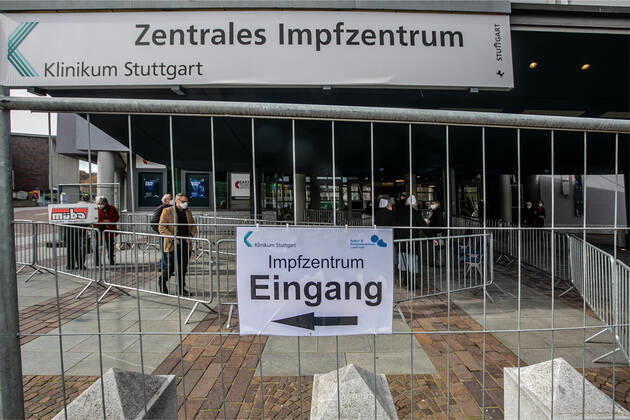 Zentrales Impfzentrum in Stuttgart in der Liederhalle