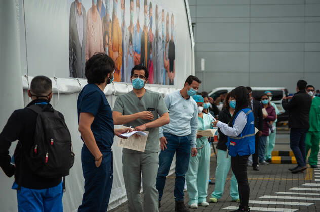Health staff from hospitals like the Police Hospital and Clinica Colombia prepare and vaccinate their health staff as part of the first phase of vaccinations in Bogota, Colombia on February 18, 2021 Bogota Cundinamarca Colombia Copyright: xChepaxBeltranx CHE_btavac_20210218024