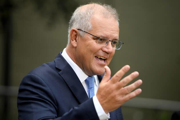 SCOTT MORRISON VACCINE HOSPITAL TOUR, Prime Minister Scott Morrison addresses media following a tour of a COVID-19 vaccination hub at Royal Prince Alfred hospital in Sydney, Friday, February 19, 2021. The first COVID-19 vaccinations in NSW will take place on Monday, with the Pfizer jab to go out to frontline workers. ( NO ARCHIVING, EDITORIAL USE ONLY, NO USE IN BOOKS WITHOUT CONSENT Sydney NSW AUSTRALIA  Copyright: xDANxHIMBRECHTSx 20210219001521594227