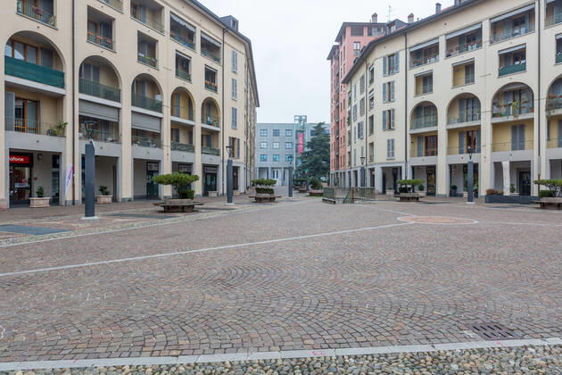 Milan, red zone in Bollate for the English variants of Covid 19 found in some schools. Closed shops, completely deserted streets and squares. Editorial Usage Only  Copyright: xMassimoxAlbericox xIPAx