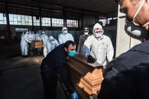 Ponte San Pietro, Bergamo, March 2020. Italian Army transports the coffins of the deceased COVID19 from a depot in Ponte San Pietro in the province of Bergamo to the crematoria Editorial Usage Only  Copyright: xCarloxCozzolix xIPAx