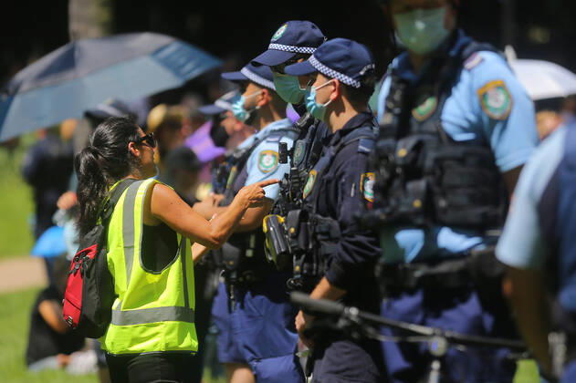 ANTI VACCINATION RALLY SYDNEY, Police officers prevent people from entering an anti-vaccination rally in Sydney, Saturday, February 20, 2021. The national rollout of the Pfizer vaccine will begin on Monday in what will be the largest exercise of its kind in Australia s history. ( NO ARCHIVING, EDITORIAL USE ONLY, NO USE IN BOOKS WITHOUT CONSENT SYDNEY NSW AUSTRALIA Copyright: xSTEVENxSAPHOREx 20210220001521822275