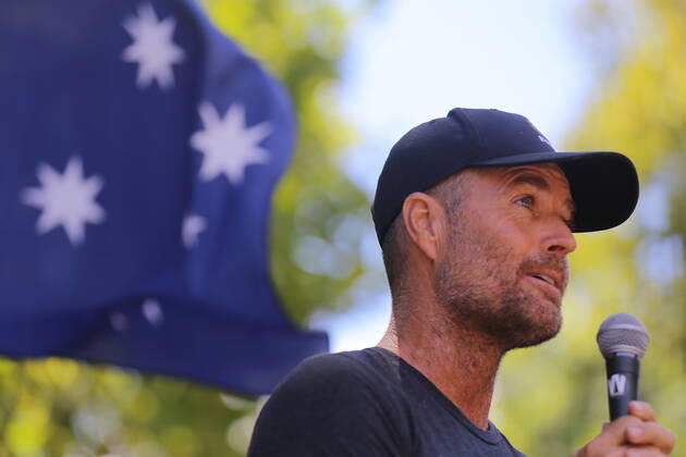 ANTI VACCINATION RALLY SYDNEY, Celebrity Chef Pete Evans speaks during an anti-vaccination rally in Sydney, Saturday, February 20, 2021. The national rollout of the Pfizer vaccine will begin on Monday in what will be the largest exercise of its kind in Australia s history. ( NO ARCHIVING, EDITORIAL USE ONLY, NO USE IN BOOKS WITHOUT CONSENT SYDNEY NSW AUSTRALIA Copyright: xSTEVENxSAPHOREx 20210220001521823999