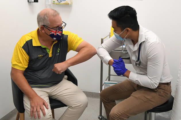 SCOTT MORRISON COVID19 VACCINATION, Australian Prime Minister Scott Morrison receives his COVID-19 vaccination during a visit to Castle Hill Medical Centre to preview the COVID-19 vaccination program on Sunday, February 21, 2021. The PM has received a COVID-19 vaccination, joining a small group of people who are the first in Australia to receive a jab. ( NO ARCHIVING, EDITORIAL USE ONLY, NO USE IN BOOKS WITHOUT CONSENT SYDNEY NSW AUSTRALIA  Copyright: xJOELxCARRETTx 20210221001522015803