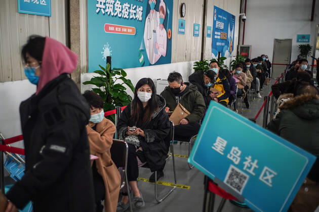 (210221) -- BEIJING, Feb. 21, 2021 -- Local residents sit at the observation area of a COVID-19 vaccination site in Daxing District of Beijing, capital of China, Feb. 21, 2021. Daxing District of Beijing has launched a local mass vaccination drive on Feb. 17, setting up 26 sites in the region for the mass vaccination. ) CHINA-BEIJING-DAXING-COVID-19-VACCINATION (CN) PengxZiyang 