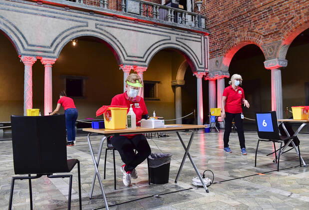 Nursing staff prepare for a day of mass vaccination in the Blue Hall of the Stockholm City Hall, the venue for the Nobel Prize banquets, in Stockholm, Sweden, on Feb 21, 2021, amid the coronavirus Covid 19 pandemic STOCKHOLM SWEDEN x10030x, Copyright: xJonasxEkströmer TTx SWEDEN CORONA VACCIN