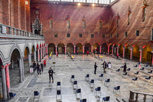 Nursing staff prepare for a day of mass vaccination in the Blue Hall of the Stockholm City Hall, the venue for the Nobel Prize banquets, in Stockholm, Sweden, on Feb 21, 2021, amid the coronavirus Covid 19 pandemic STOCKHOLM SWEDEN x10030x, Copyright: xJonasxEkströmer TTx SWEDEN CORONA VACCIN