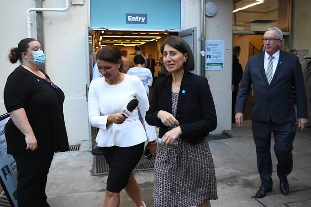 NSW COVID19 VACCINE ROLLOUT, NSW Premier Gladys Berejiklian arrives to speak to media following the start of the COVID-19 vaccination program at Royal Prince Alfred Hospital in Sydney, Monday, February 22, 2021. ( NO ARCHIVING, EDITORIAL USE ONLY, NO USE IN BOOKS WITHOUT CONSENT SYDNEY NSW AUSTRALIA Copyright: xJOELxCARRETTx 20210222001522234464