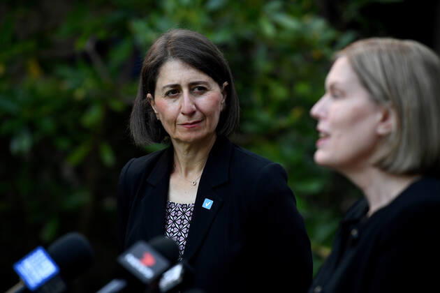 NSW COVID19 VACCINE ROLLOUT, NSW Premier Gladys Berejiklian looks on as NSW Chief Health Officer Dr Kerry Chant speaks to media following the start of the COVID-19 vaccination program at Royal Prince Alfred Hospital in Sydney, Monday, February 22, 2021. ( NO ARCHIVING, EDITORIAL USE ONLY, NO USE IN BOOKS WITHOUT CONSENT SYDNEY NSW AUSTRALIA Copyright: xJOELxCARRETTx 20210222001522261751