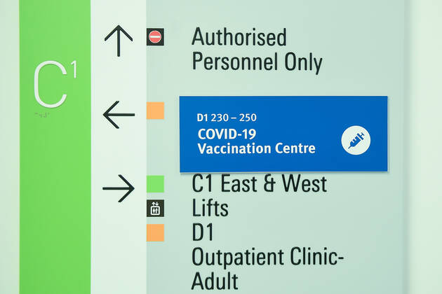 QLD COVID19 VACCINE ROLL OUT, COVID-19 vaccination signage is seen at the Gold Coast University Hospital on the Gold Coast, Monday, February 22, 2021. Australia will begin its rollout of the Pfizer coronavirus vaccine on Monday, the country s most complicated logistical exercise to date. ( NO ARCHIVING, EDITORIAL USE ONLY, NO USE IN BOOKS WITHOUT CONSENT BRISBANE QLD AUSTRALIA  Copyright: xALBERTxPEREZx 20210222001522308849
