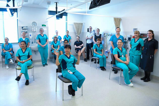 QLD COVID19 VACCINE ROLL OUT, Nurses at the Gold Coast University Hospital receive instructions ahead of the Pfizer vaccine roll out in the Gold Coast, Monday, February 22, 2021. Australia will begin its roll out of the Pfizer coronavirus vaccine on Monday, the country s most complicated logistical exercise to date.( NO ARCHIVING, EDITORIAL USE ONLY, NO USE IN BOOKS WITHOUT CONSENT BRISBANE QLD AUSTRALIA  Copyright: xALBERTxPEREZx 20210222001522363812